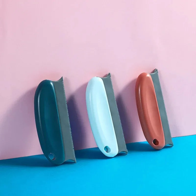Say goodbye to pet hair chaos! 🐾✨ Meet the ultimate hair remover brush for cars, furniture, and more! 🧼🚗 #PetHairSolutions #FurFreeLiving